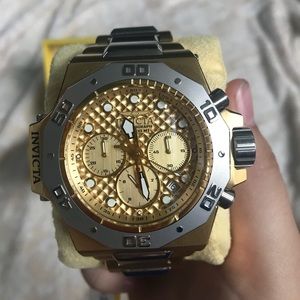 MENS GOLD INVICTA AKULA